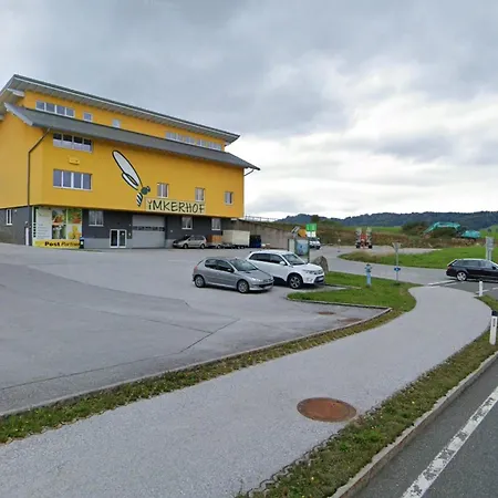 Koppl Nest Apartament *